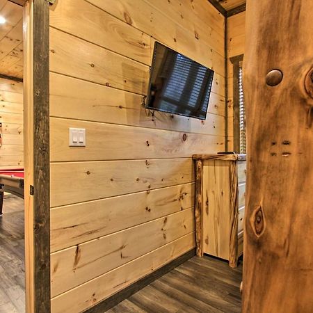 Luxe Cabin With Home Theater Less Than 2 Miles To Gatlinburg Exterior foto
