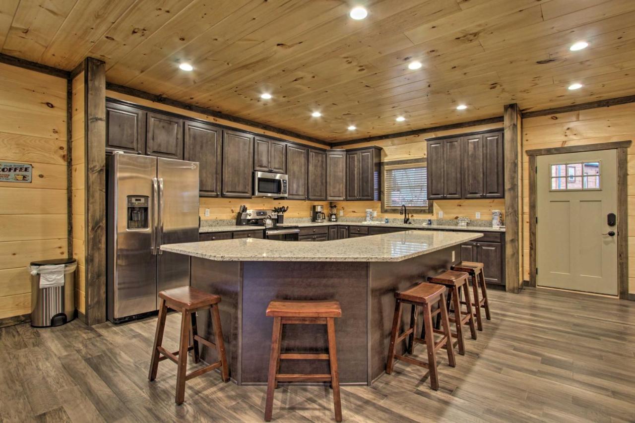 Luxe Cabin With Home Theater Less Than 2 Miles To Gatlinburg Exterior foto