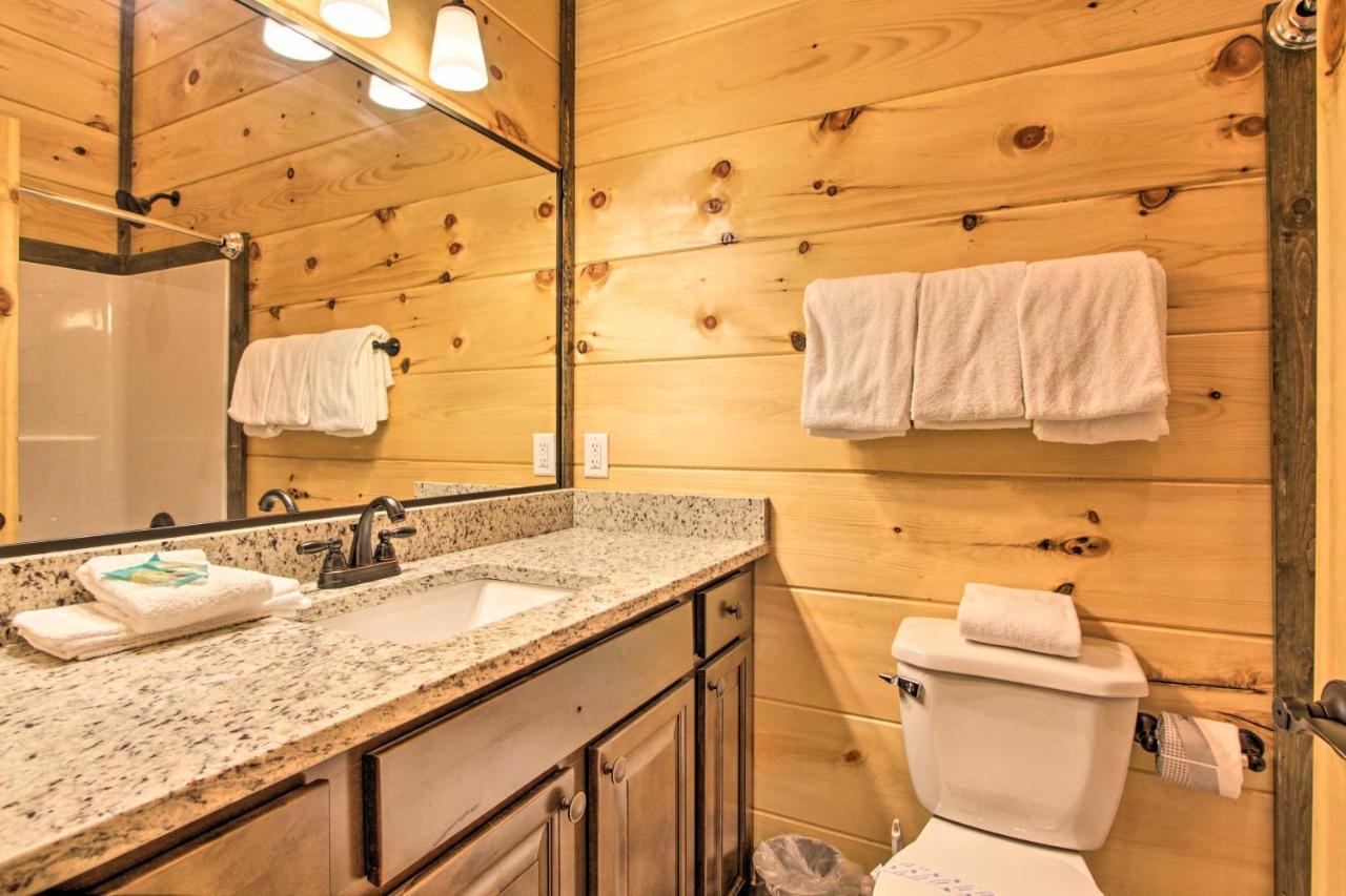 Luxe Cabin With Home Theater Less Than 2 Miles To Gatlinburg Exterior foto