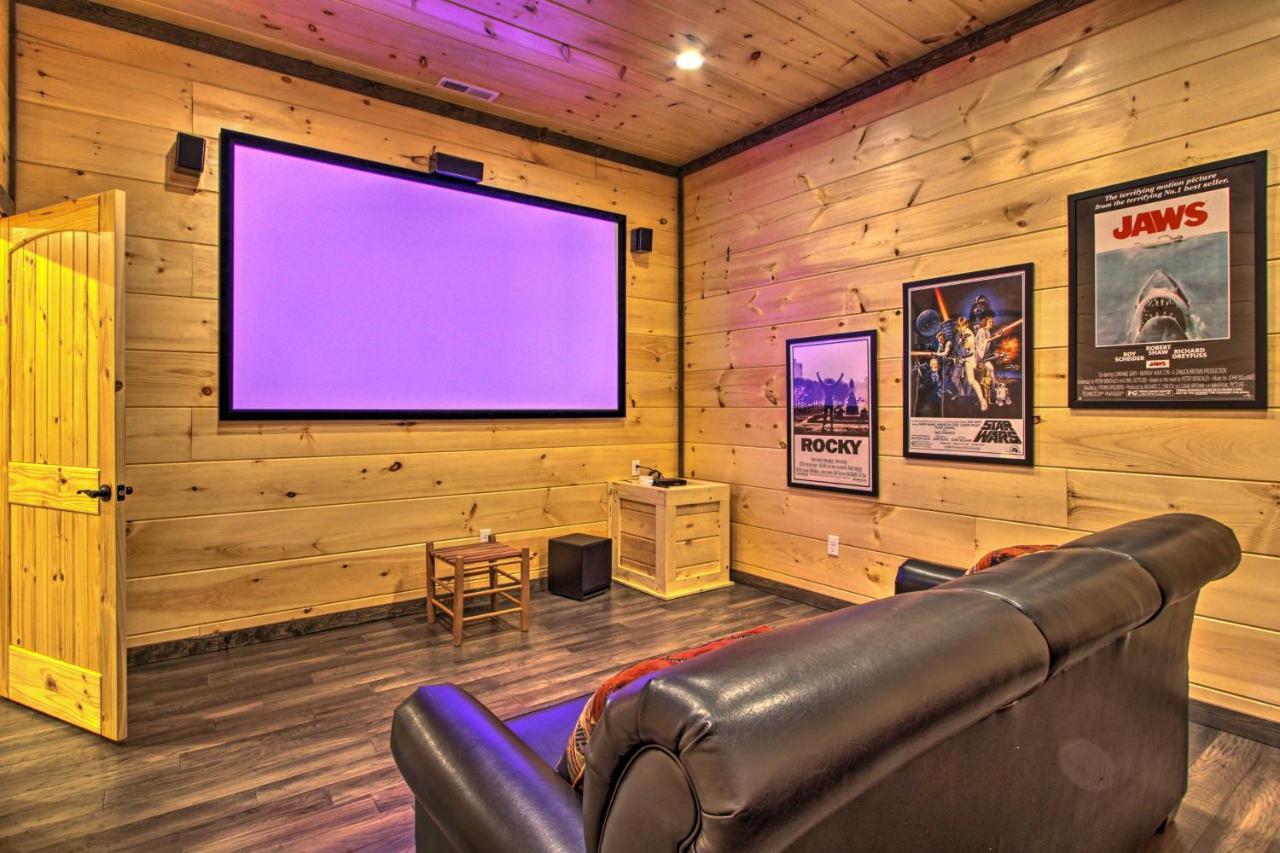 Luxe Cabin With Home Theater Less Than 2 Miles To Gatlinburg Exterior foto